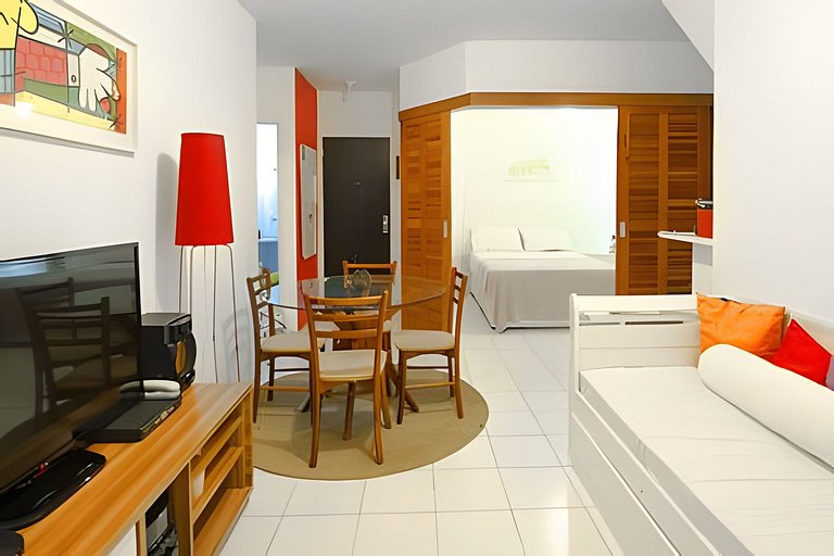 Piscina e Garagem - Luxo em Copacabana