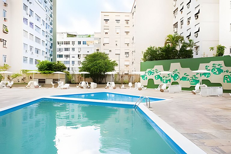 Piscina e Garagem - Luxo em Copacabana