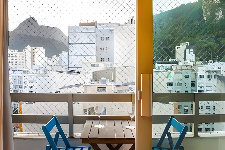 Piscina e Garagem - Luxo em Copacabana