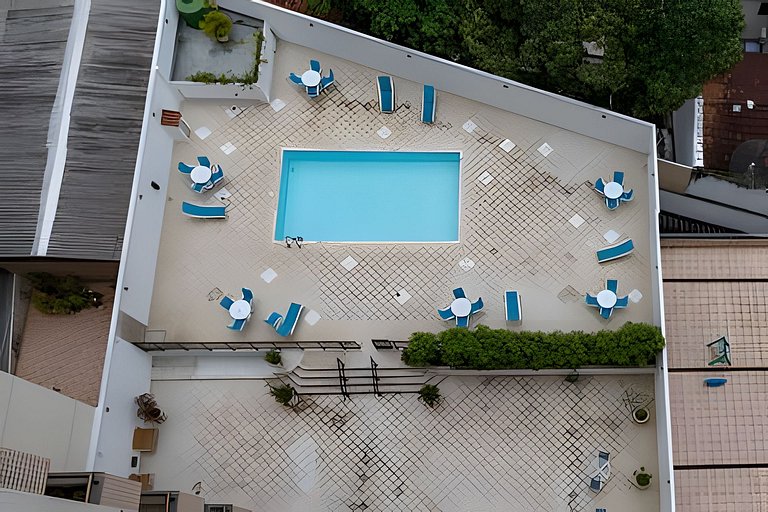 Piscina e tranquilidade no coração de Copacabana