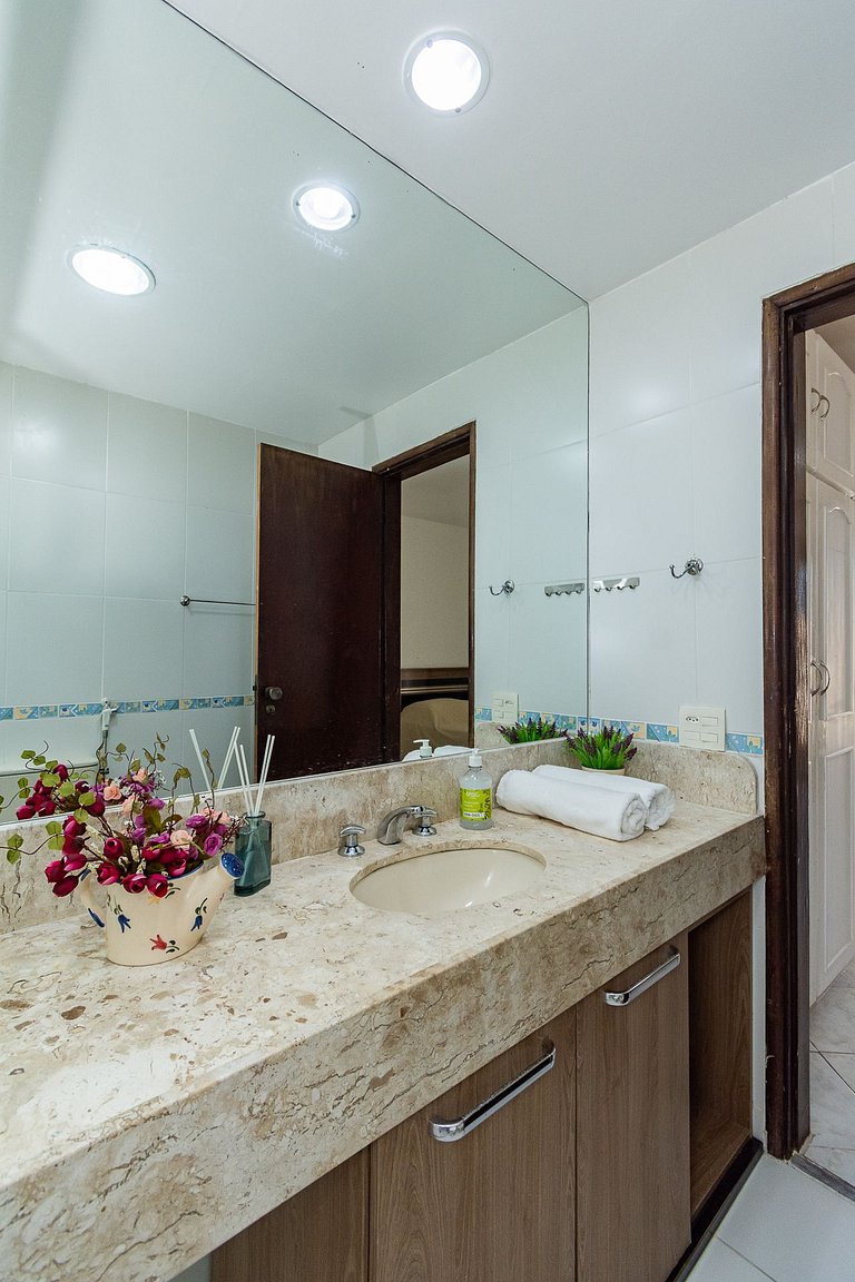 Flat Posto 6 com Piscina - Copacabana