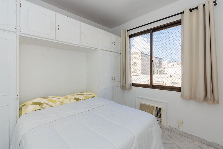 Flat Posto 6 com Piscina - Copacabana