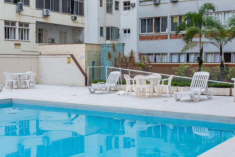 Flat Posto 6 com Piscina - Copacabana